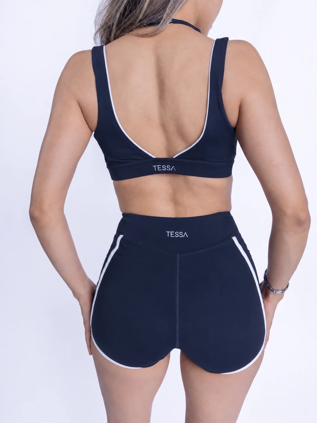Short athleisure