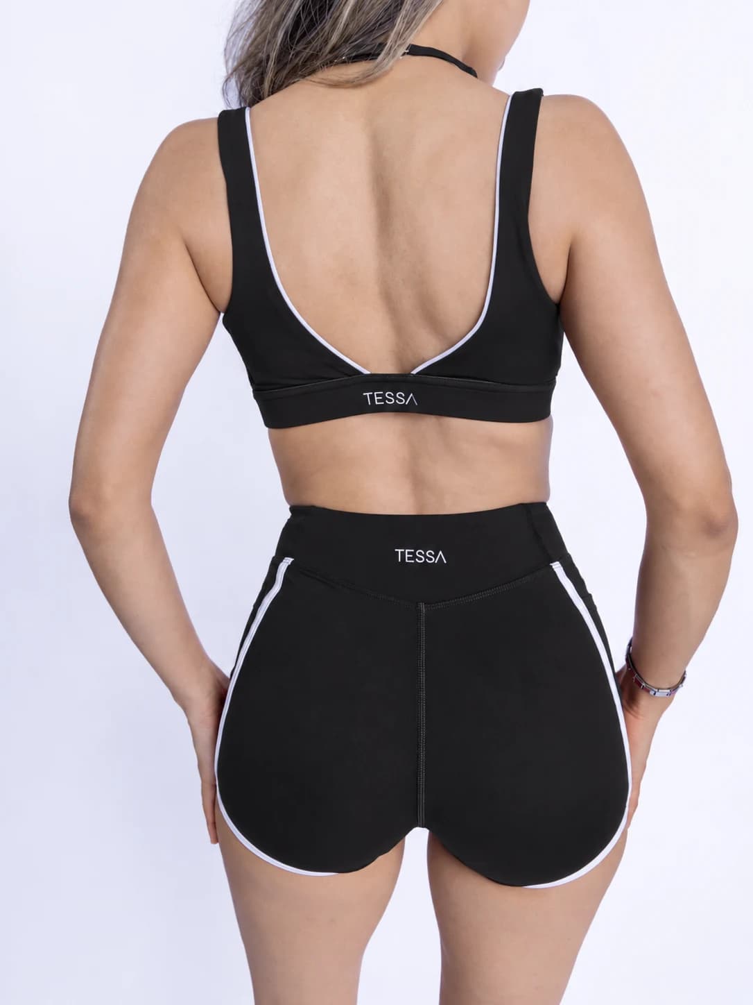 Short athleisure