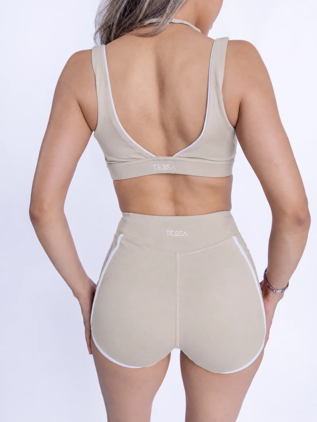 Short athleisure